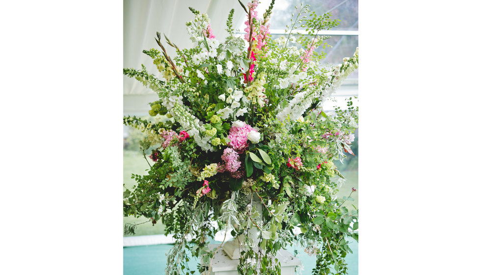 An image of the flowers in an urn.