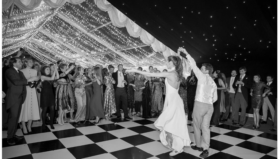 Tania and Denners doing their first dance.