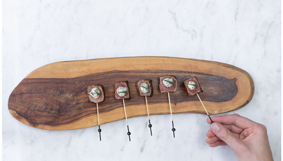 Seared beef canapé with a horseradish cream.