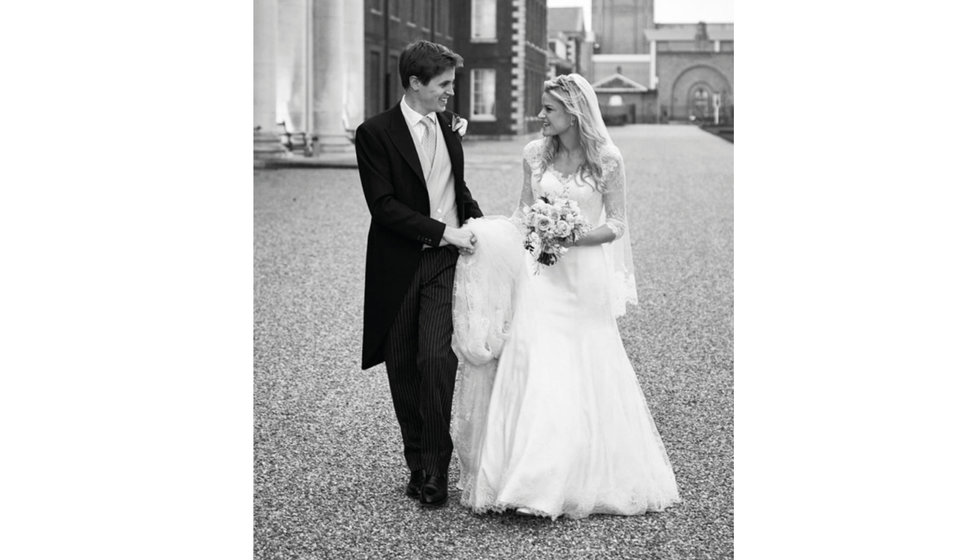 The bride and groom in the grounds of the Old Chelsea Hospital.