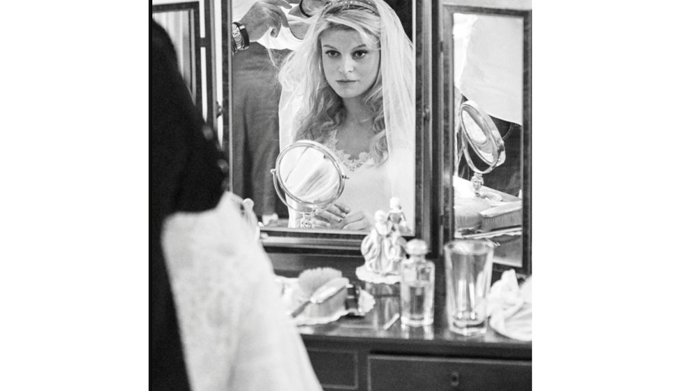 The bride having her hair done.